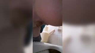 Sexy pooping - video 196