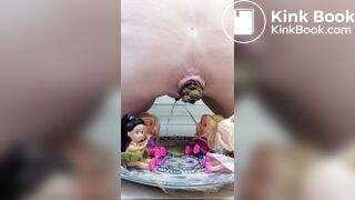 Giantess Jacky Poops On a Fouresome of Dolls