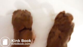Sexy pooping - video 179