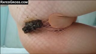 [M] MILF FUCKING HER ASS WHILE SHITTING AND SMEARING