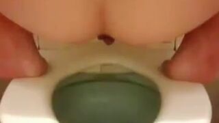 Sexy pooping - video 190