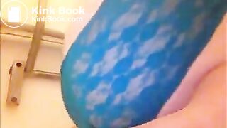 topless girl with big ass shitting and pissing