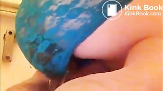 topless girl with big ass shitting and pissing