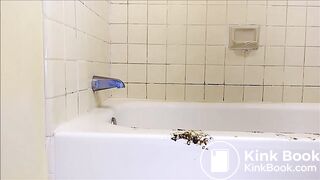 Summer stuffing her pussy full of shit