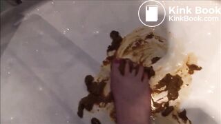 Girl shit and piss in the shower and put her feet on it