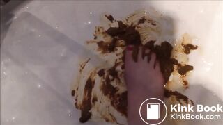 Girl shit and piss in the shower and put her feet on it