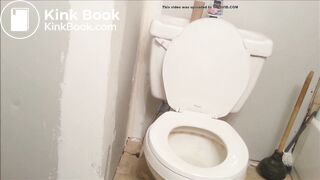 Foxyj squatting shit over toilet