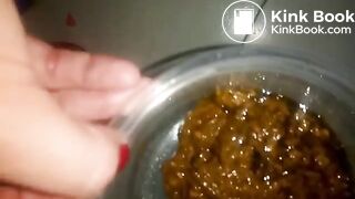 Sexy Girlfriend Shitting