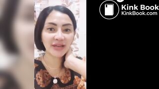 Hot Indonesian girl on toilet NEW