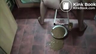 MILF drops some hot poop soup