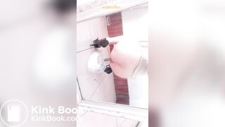 중국 여자아이가 똥을 싸서 셀카를 찍다.3