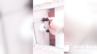 중국 여자아이가 똥을 싸서 셀카를 찍다.3