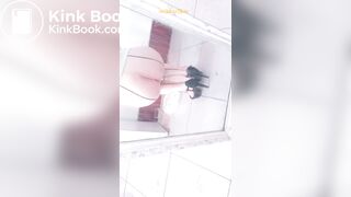 중국 여자아이가 똥을 싸서 셀카를 찍다.3