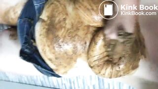 Scat and play in the shower