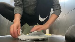 Big shit for the Plate… Pantycleaning!