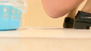 spy toilet - video 228