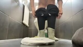 Girl poop on toilet - video 3