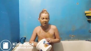 Shit bucket and smear