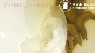 Huge ass black girl show us her shit.