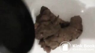 babe shitting - video 3