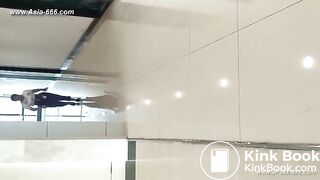 Chinese girls go to toilet 120