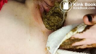 Solo Scat Sluts 20: Pussy Shit Stuffing (Part 2 of 4)