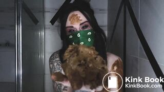 gorgeous n sexy topless Russian girl crapping n peeing