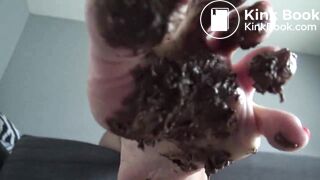 pretty and sexy naked Italian girl shitted