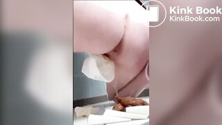 GIRL MASSIVE POOP