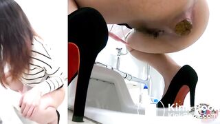 盗覗6カメトイレ ヤラシイ下着の女のうんこ