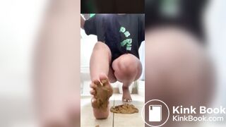 Big booty bbw take the biggest shit ever