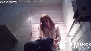 Sexy woman poops a big one
