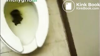 Black girl poo - video 2