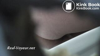 voyeur girl shitting in toilet