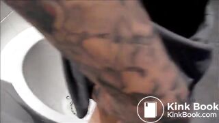 shitting in urinal in menìs toilet