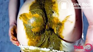 WOW! Looks so nice! Jeans Shitting with Lace Panties Anal Fingering