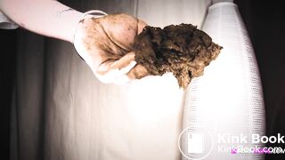 gorgeous and sexy Russian shitting - video 6