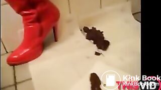 HOT MILF CAN'T STOP SHITTING