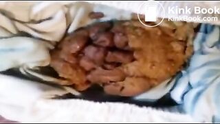 woman with a sexy ass pooping and peeing