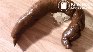 European milf produces a long turd.