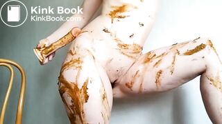 Shitting all over dildo and smearing