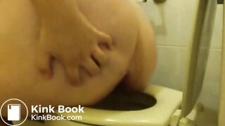 Chubby girl Explosive toilet shitting (plops)