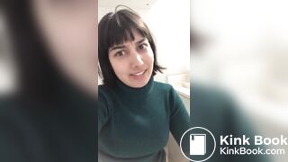 Mulher cagando gostoso 01