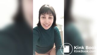 Mulher cagando gostoso 01