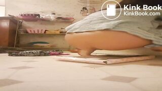 Defecating in a pizza box