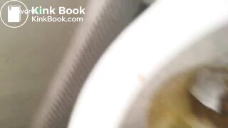 Big booty white girl shitting