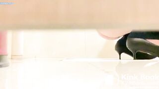 spy toilet - video 225