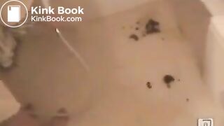 Two Japanese Girls Shit Together on the Bathroom Floor