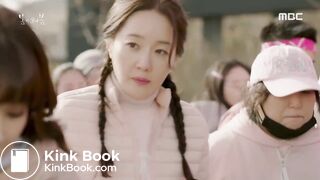 Korean girls need to poop