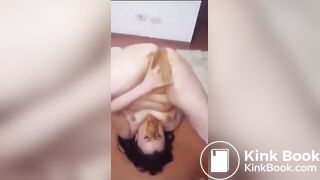 Making her pussy cum with shit